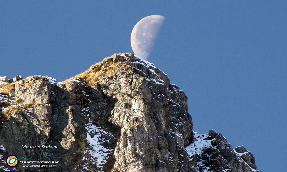 07 La Luna sfiora il Triomen....JPG